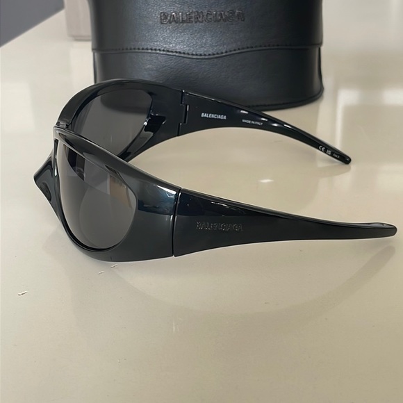 Balenciaga Skin Cat XXL Winter 23 Runway Sunglasses - Picture 4 of 5